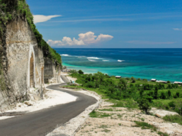 Menikmati Pesona Pantai Pandawa Bali 