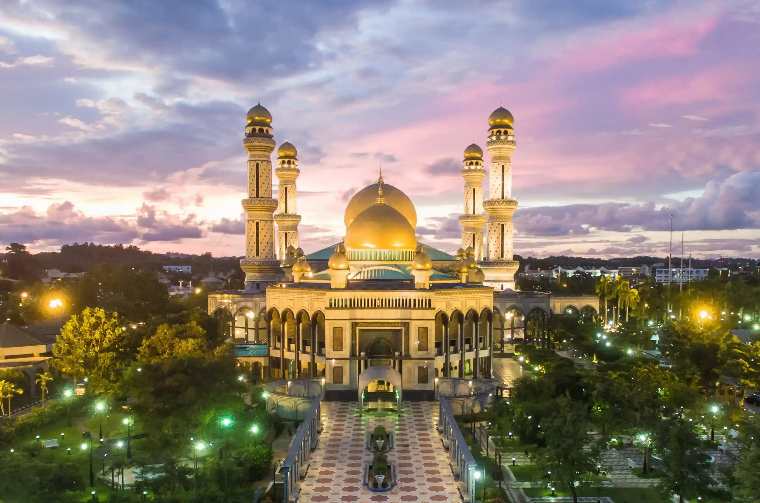 Brunei, Bandar Seri Begawan: Kota yang Memeluk Budaya dan Kemewahan Kerajaan