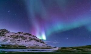 Aurora Borealis, Cahaya Langit Kutub yang Mengubah Malam Menjadi Panggung Warna