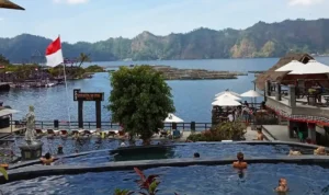 Batur Natural Hot Spring, Sensasi Berendam Hangat di Tepi Danau Batur